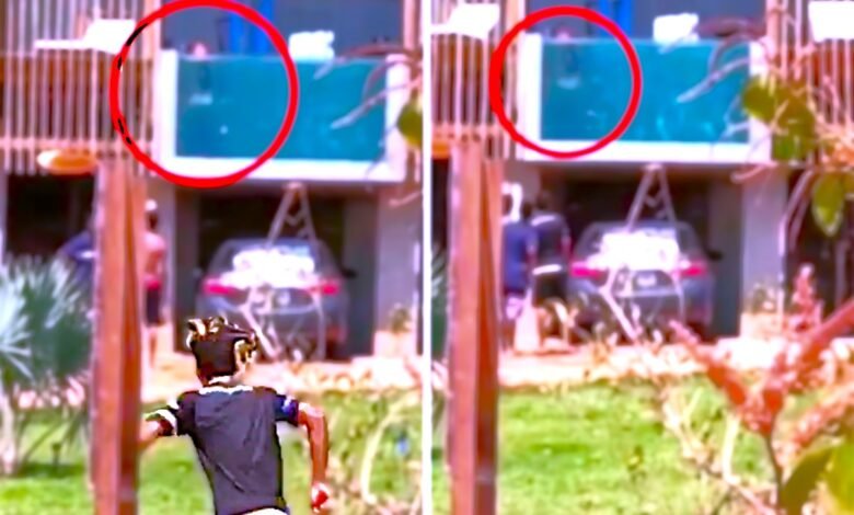 పారదర్శక బాల్కనీలోని లోతైన కొలనులో జనసమూహం చూస్తుండగా జంట శృంగారం చేస్తున్న వీడియో వైరల్ అయ్యింది! పారదర్శక బాల్కనీలోని లోతైన కొలనులో జనసమూహం చూస్తుండగా జంట శృంగారం చేస్తున్న వీడియో వైరల్ అయ్యింది!